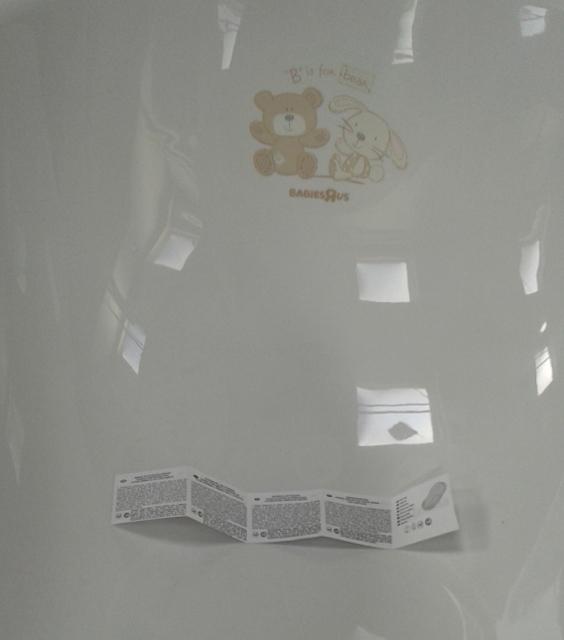 Baby's bathtub with stand