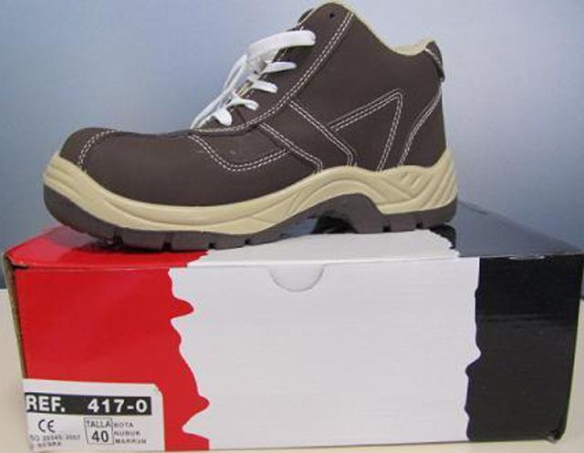 Safety boots
