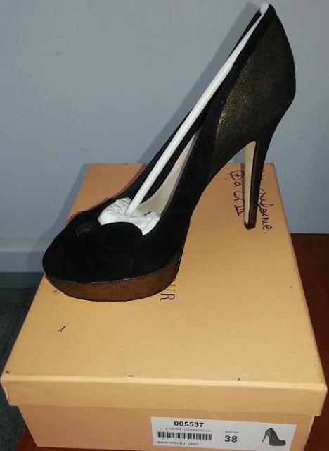 Ladies' shoes