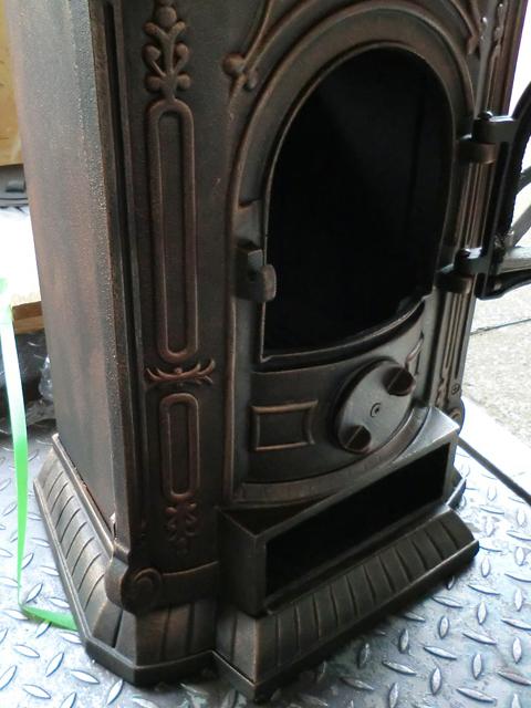 Solid fuel stove