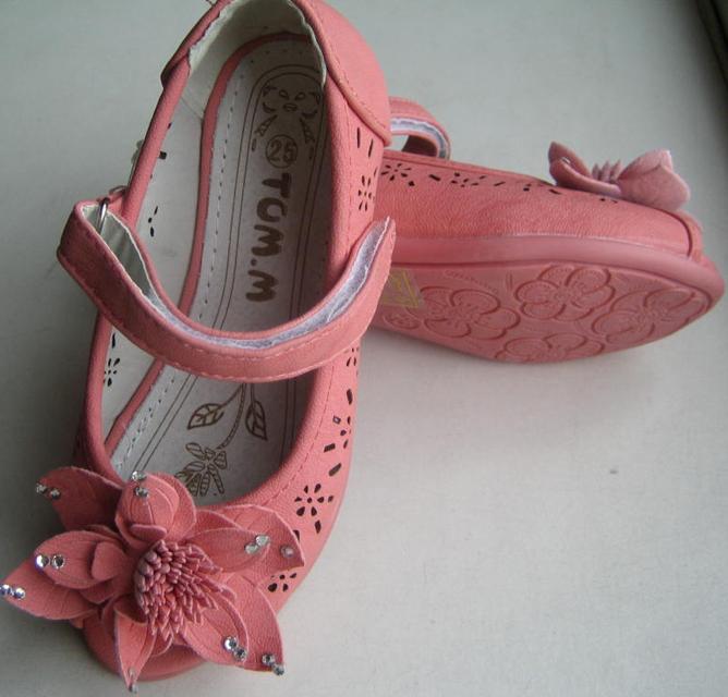 Girls' shoes