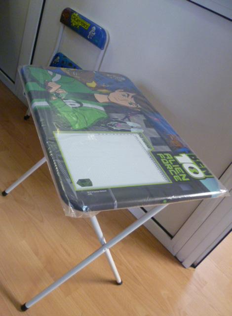 Folding table and chair set