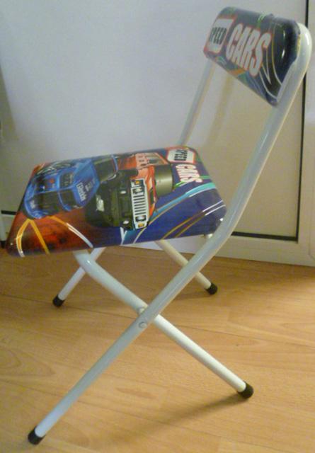 Folding table and chair set
