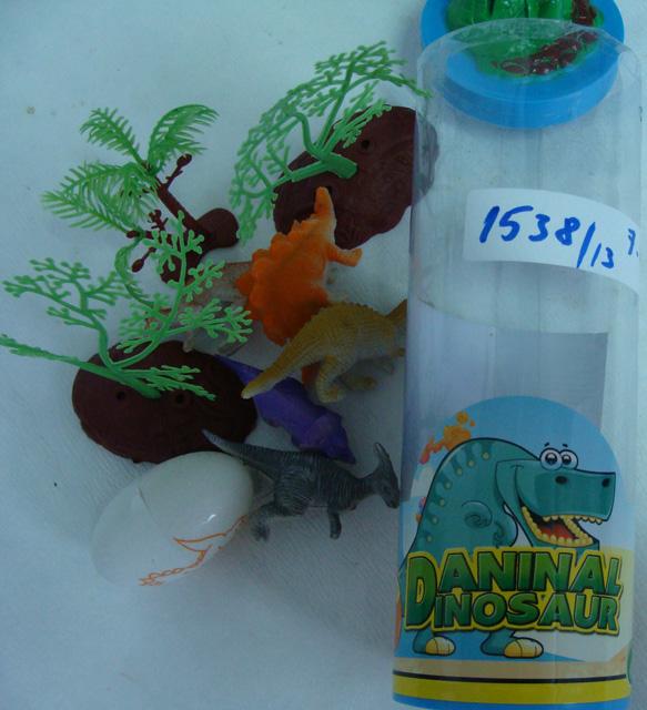Plastic dinosaur kit