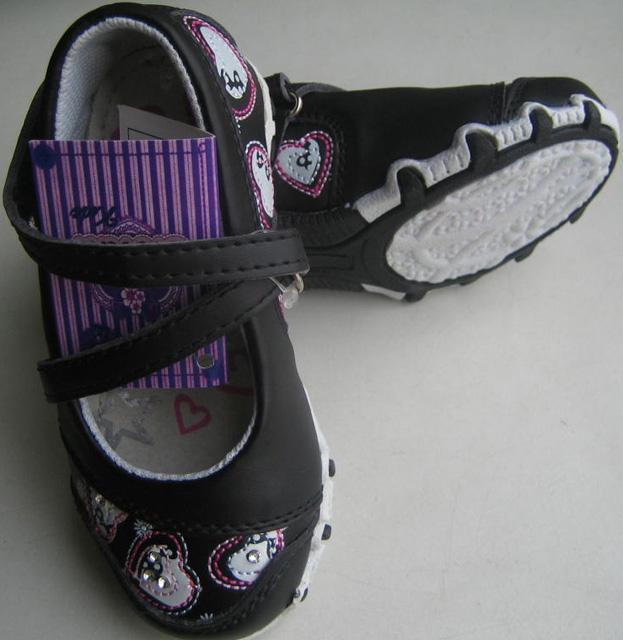 Girls' shoes