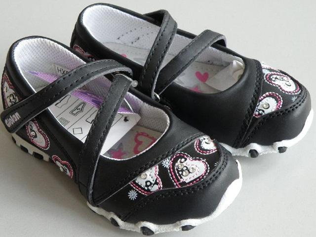 Girls' shoes