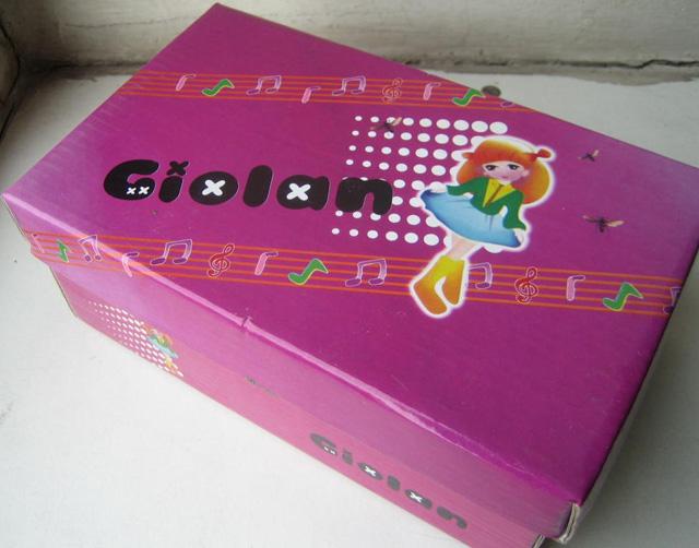 Girls' shoes