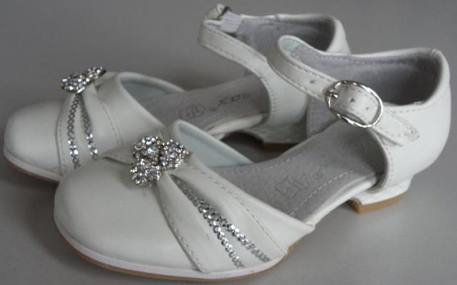 Girls' shoes
