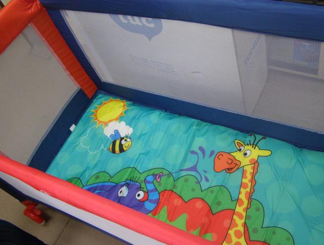 Travel cot
