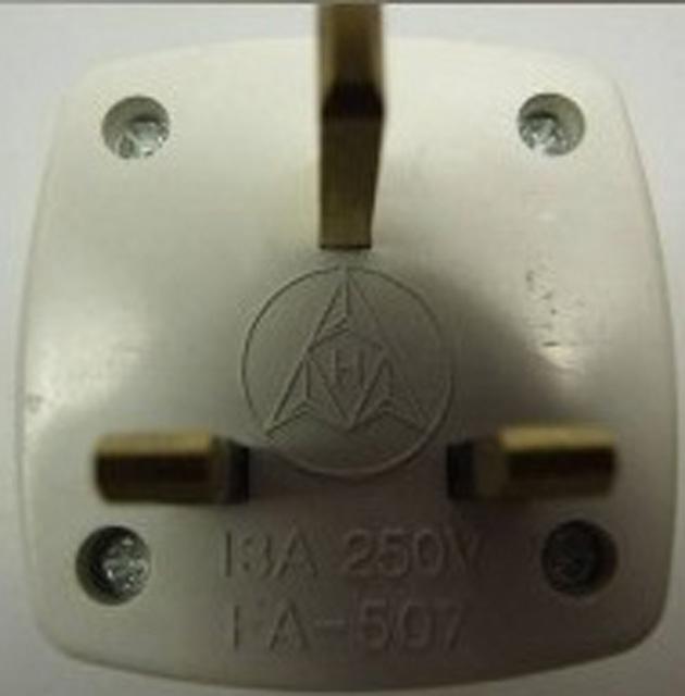 Travel plug adaptor