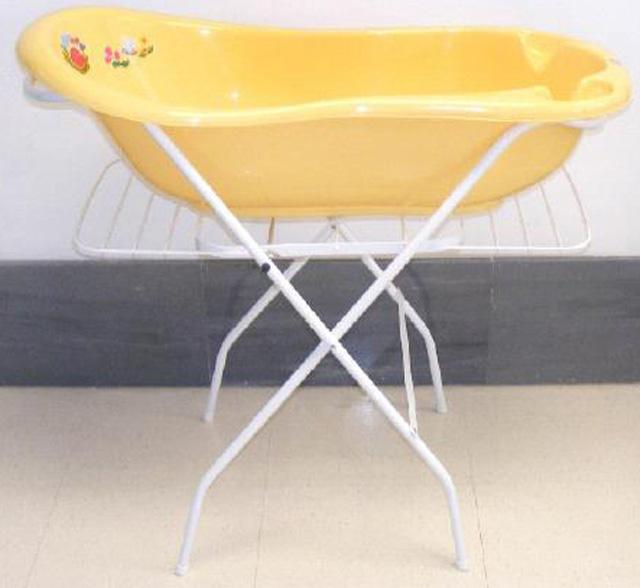 Stand for babies’ bathtub