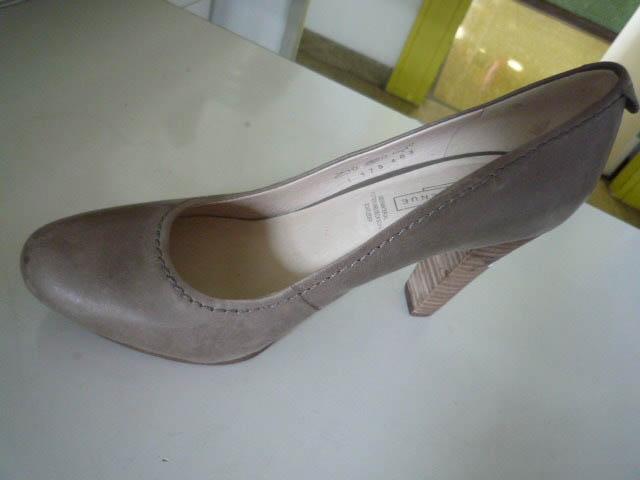 Ladies' shoes