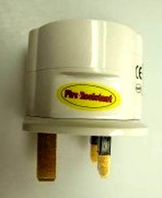 Travel plug adaptor