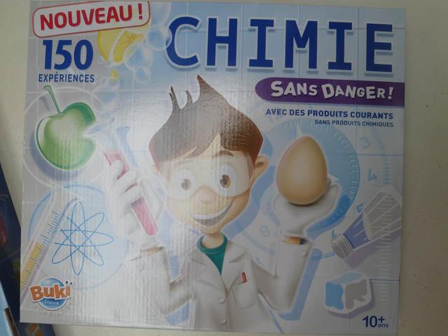 Toy chemistry set