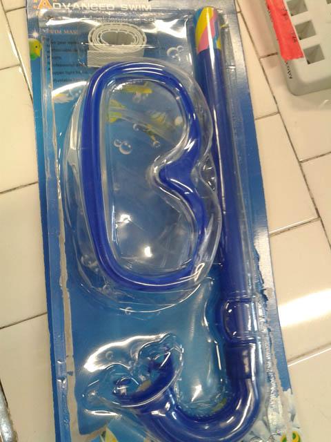 Goggles and snorkel set