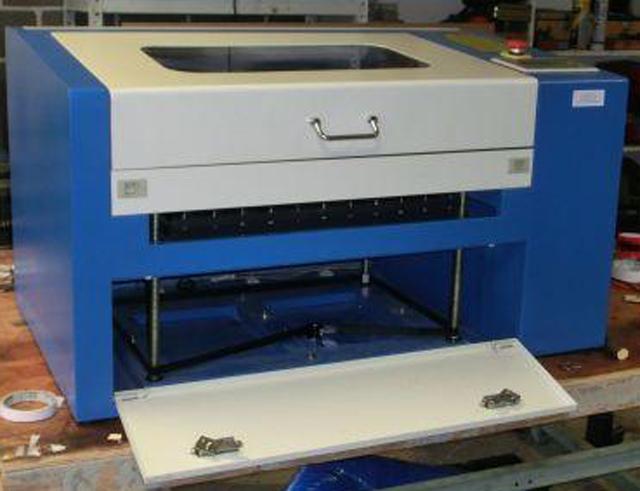 Laser processing machine