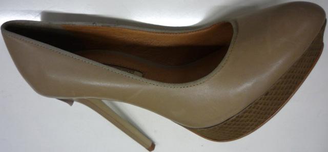 Ladies' shoes