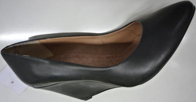 Ladies' shoes
