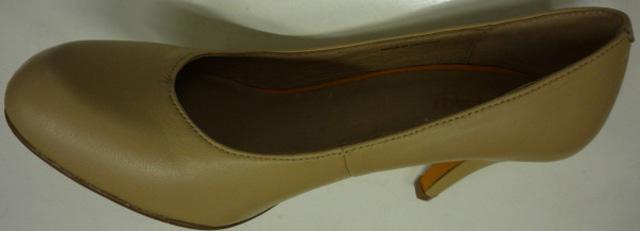 Ladies' shoes