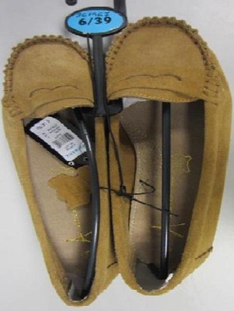 Ladies' shoes