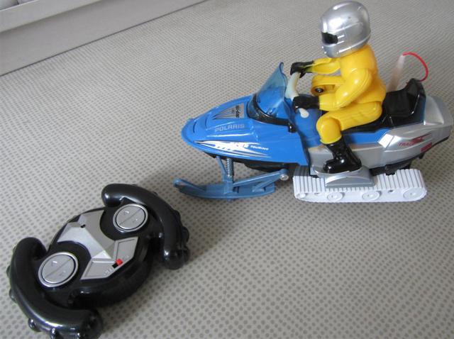 Radio-controlled snowmobile