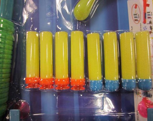 Toy rifle with darts
