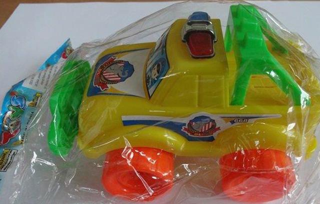 Pull-along toy car