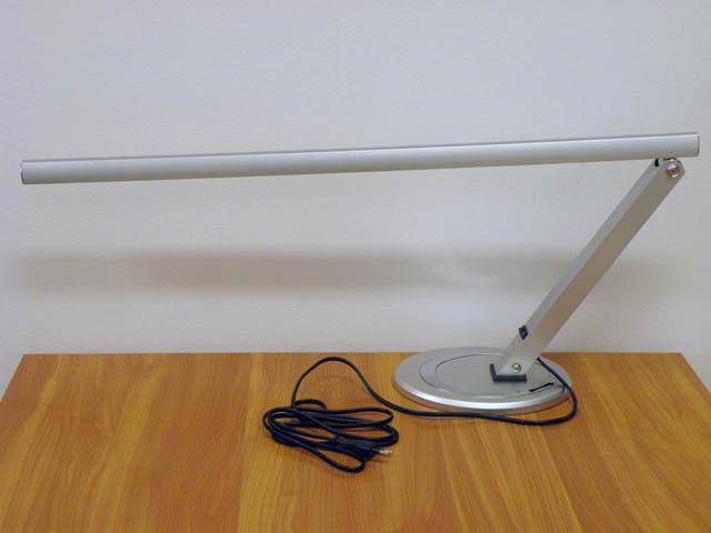 Fluorescent desk lamp