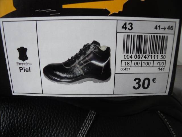 Safety boots