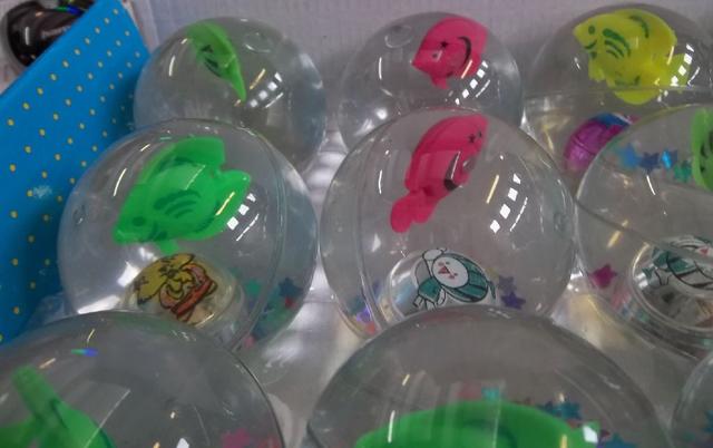 Plastic balls
