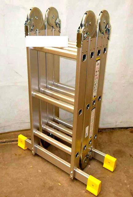 Foldable ladder
